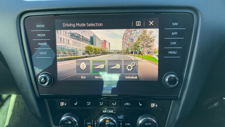 Skoda Octavia 2.0 TSI vRS 5dr DSG Petrol Hatchback